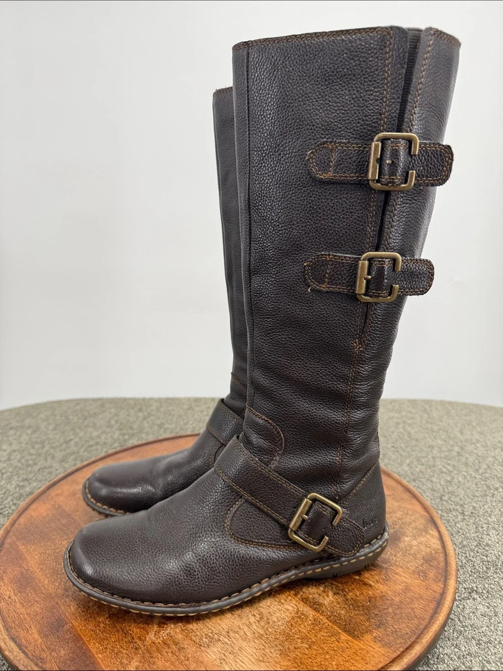 b.o.c. Born Concepts Boots Wm 7 Tall Dark Brown Leather Riding Buckles Comfort